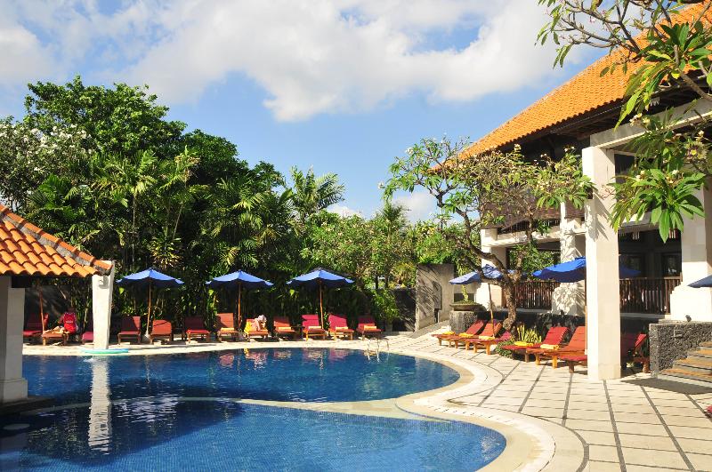 Hotel Puri Raja Legian - Havuz