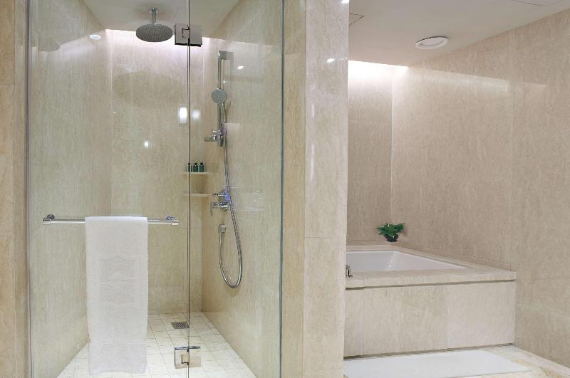 Shangri-la Surabaya - Oda