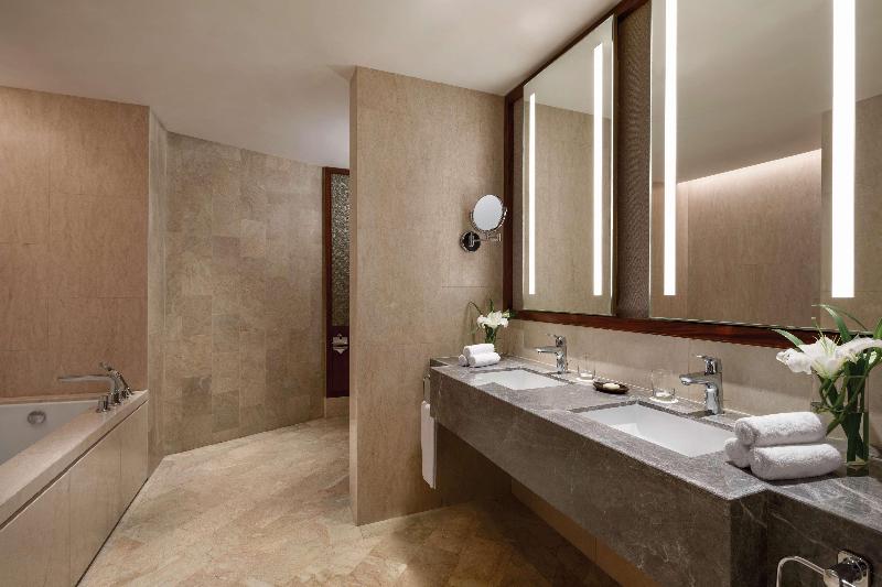 Shangri-la Surabaya - Oda