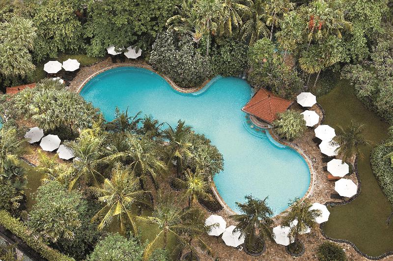 Shangri-la Surabaya - Havuz