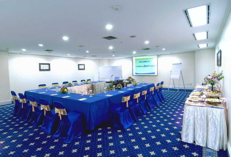 Surabaya Suites Hotel Powered by Archipelago fotoÄŸrafÄ±