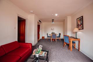 Surabaya Suites Hotel Powered by Archipelago fotoÄŸrafÄ±
