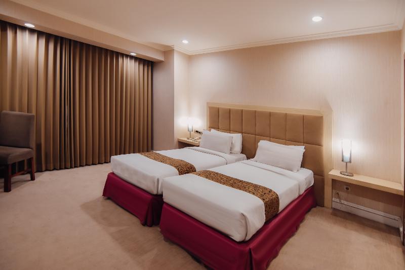 Surabaya Suites Hotel Powered by Archipelago - Oda