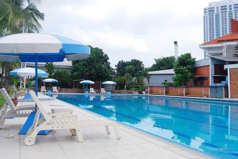 Surabaya Suites Hotel Powered by Archipelago fotoÄŸrafÄ±