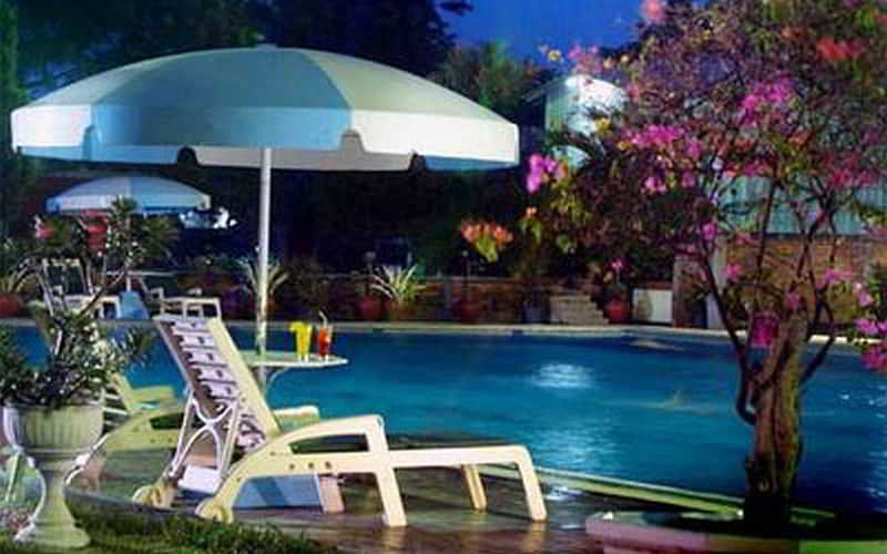 Surabaya Suites Hotel Powered by Archipelago fotoÄŸrafÄ±