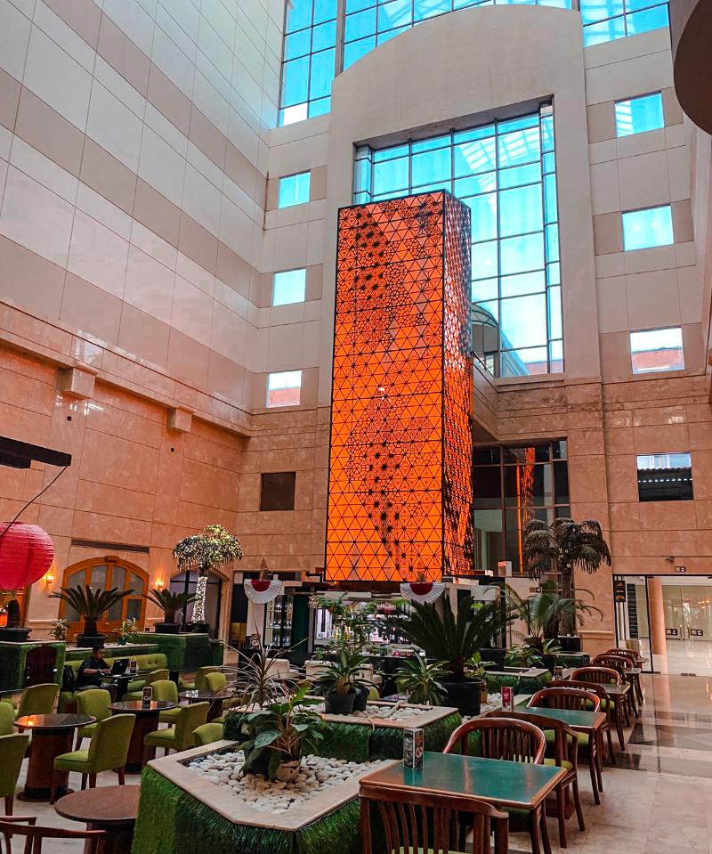Surabaya Suites Hotel Powered by Archipelago - Restoran