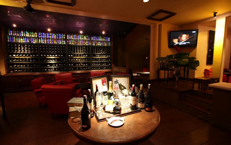 Tugu Malang - Bar