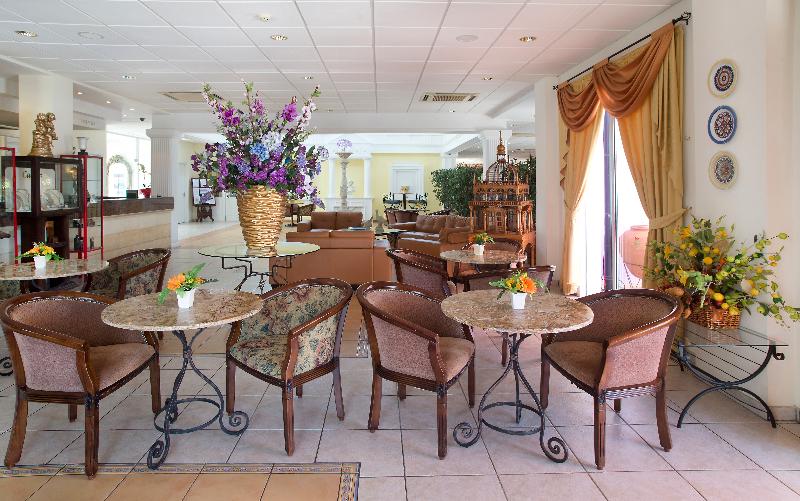 Akamanthea Holiday Village - Lobi