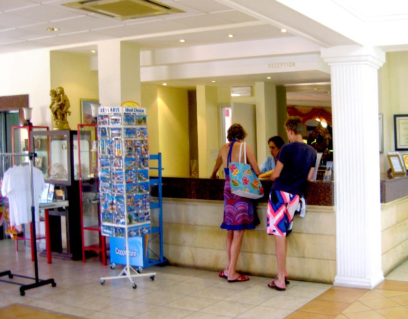 Akamanthea Holiday Village - Lobi
