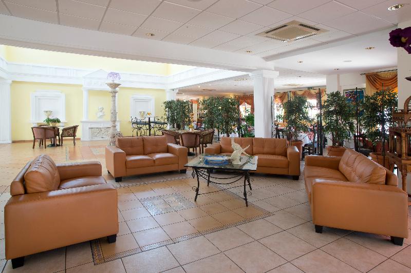 Akamanthea Holiday Village - Lobi