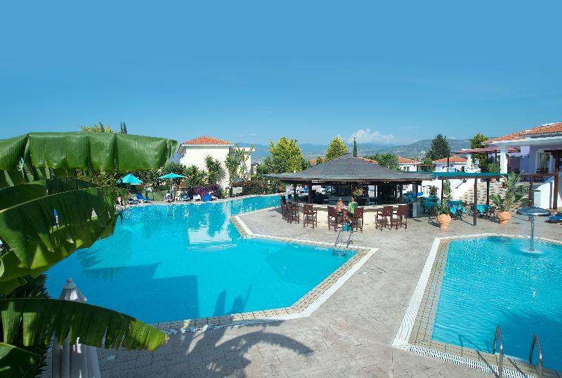 Akamanthea Holiday Village - Havuz