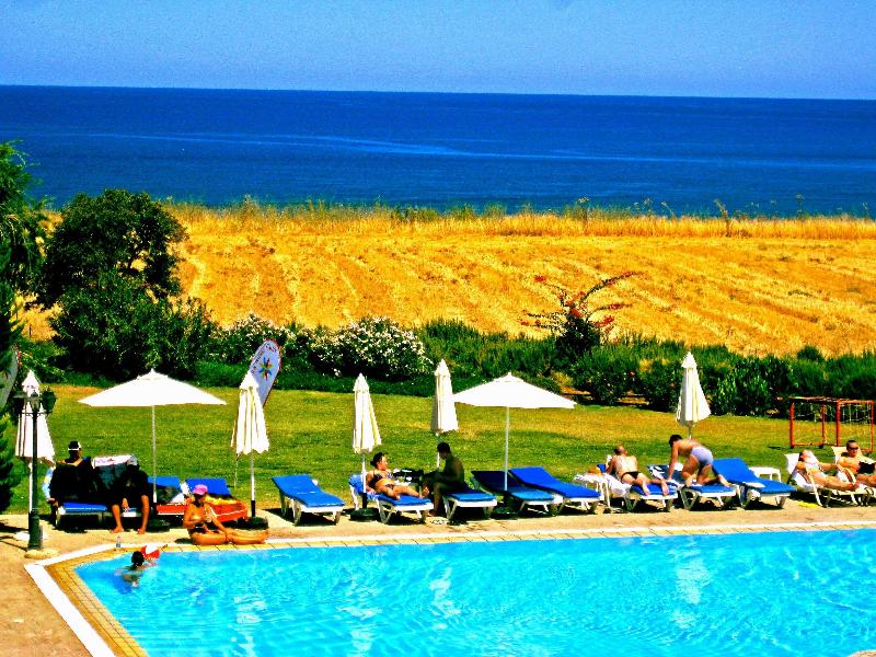 Akamanthea Holiday Village - Havuz