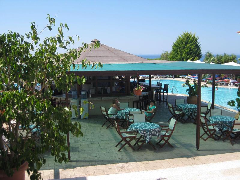 Akamanthea Holiday Village - Havuz