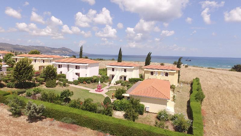 Akamanthea Holiday Village - Havuz