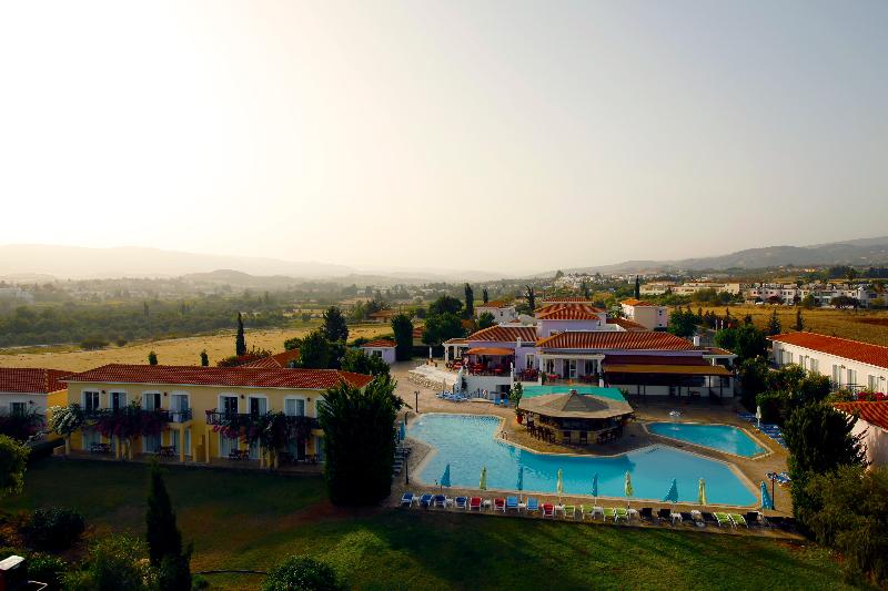 Akamanthea Holiday Village - Havuz