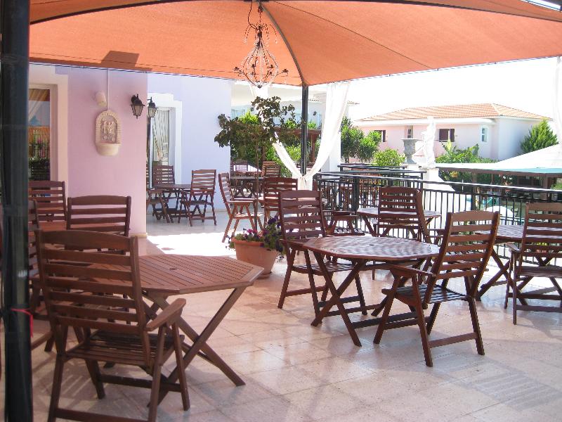 Akamanthea Holiday Village - Teras