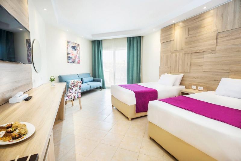 Pyramisa Beach Resort Sahl Hasheesh - Oda