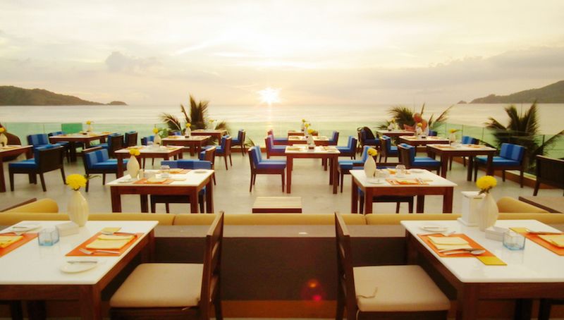 La Flora Resort and Spa Patong - Restoran