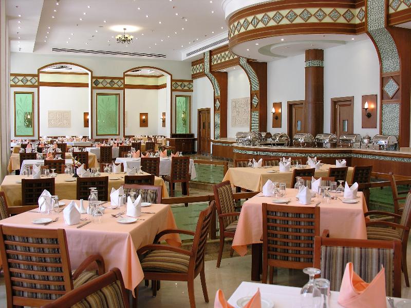 Royal Lagoons Resort & Aqua Park - Restoran