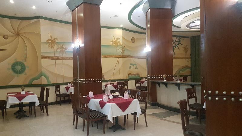 Royal Lagoons Resort & Aqua Park - Restoran
