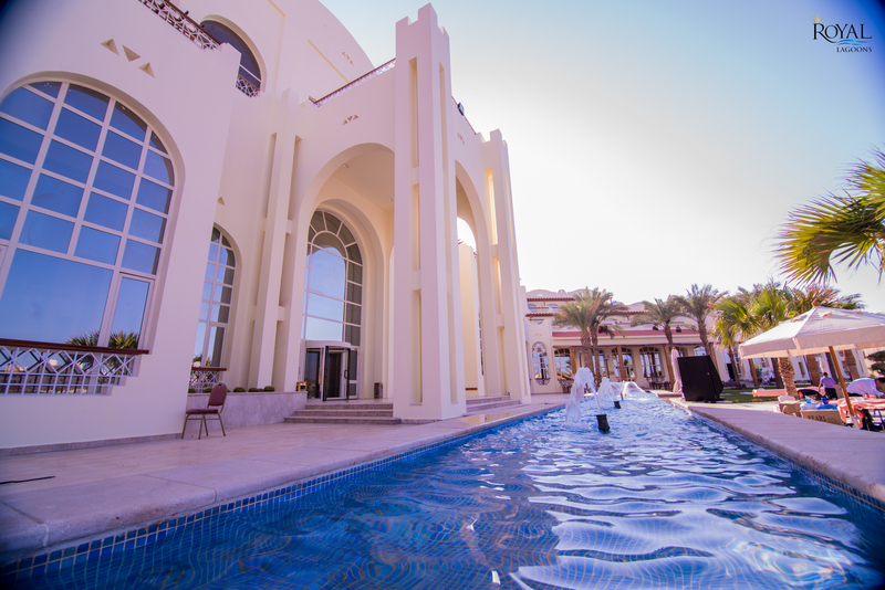 Royal Lagoons Resort & Aqua Park - Teras