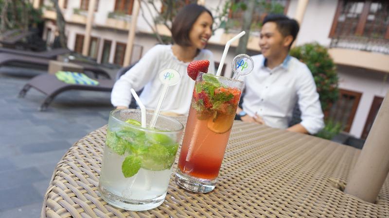 Loman Park Hotel Yogyakarta - Bar