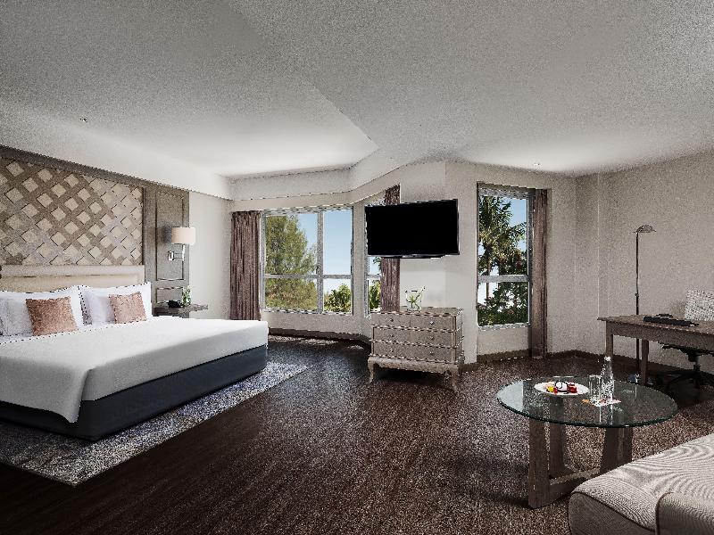 Melia Purosani Hotel Yogyakarta - Oda