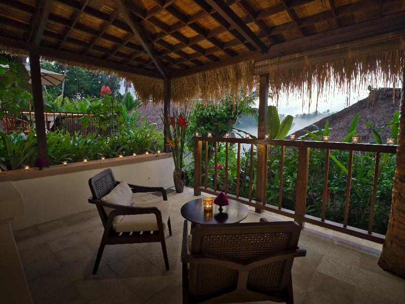 Nandini Jungle by Hanging Gardens - Bar