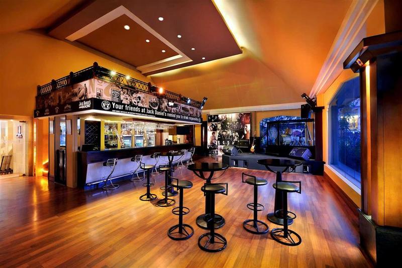 Novotel Solo - Bar