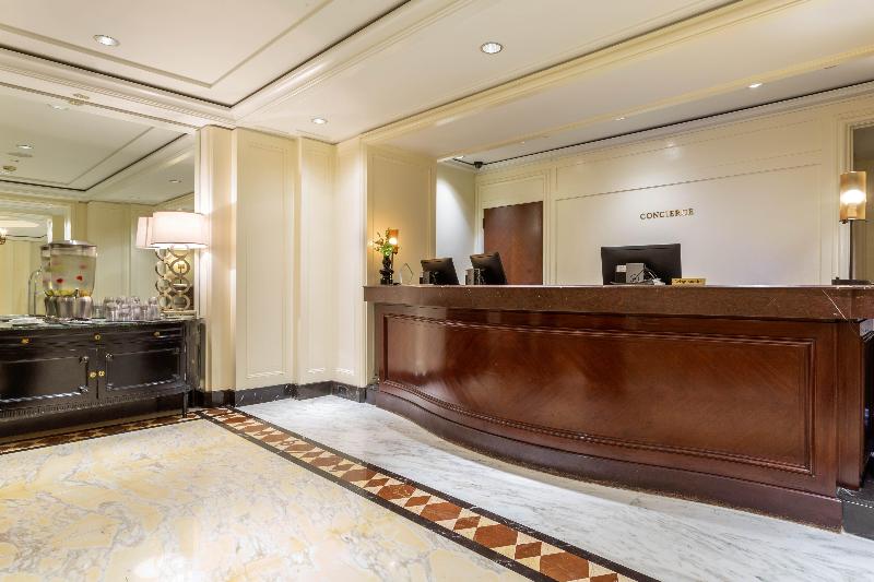 Omni Berkshire Place - Genel