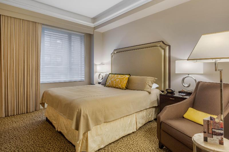 Omni Berkshire Place - Genel