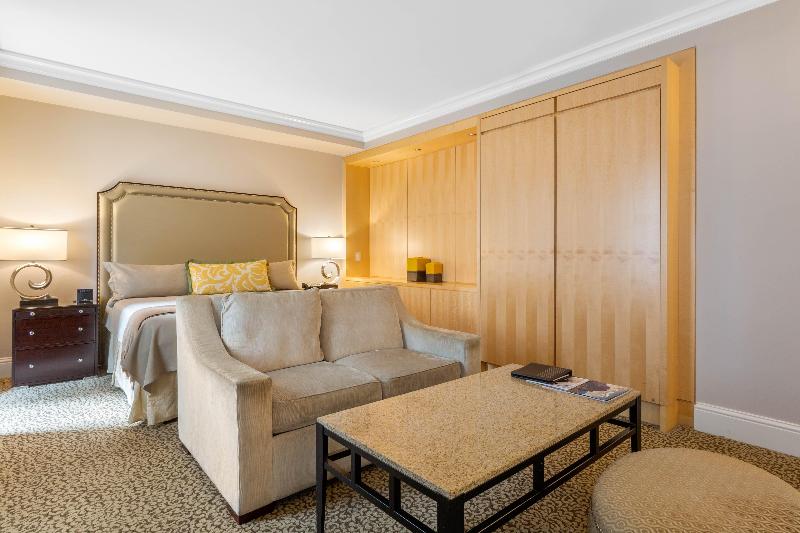Omni Berkshire Place - Genel