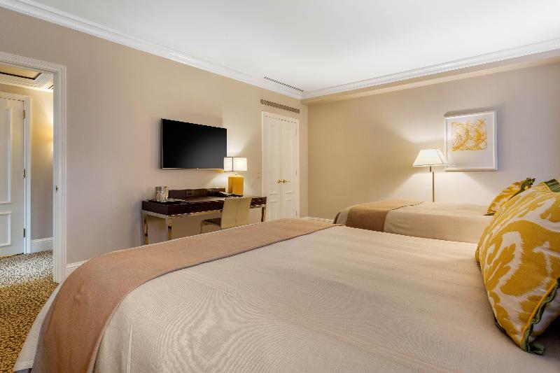 Omni Berkshire Place - Genel
