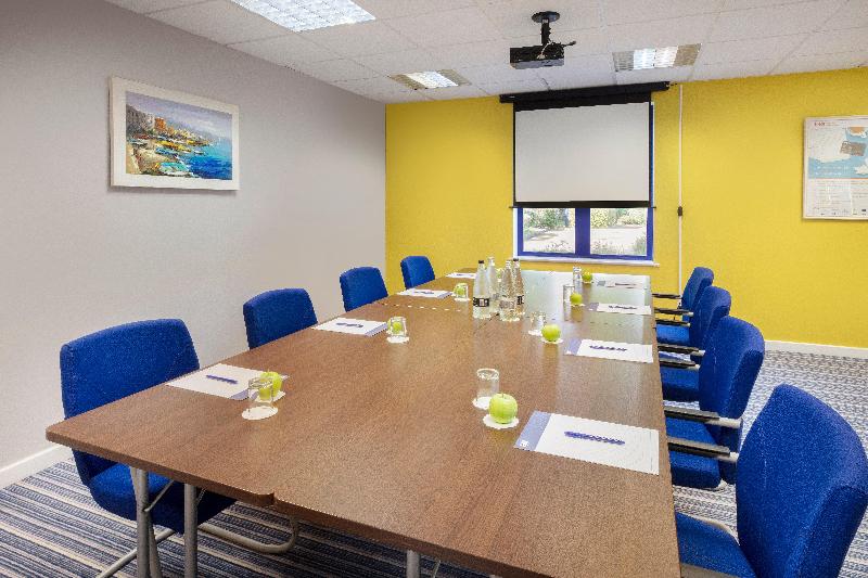 Holiday Inn Express Poole - Toplantı