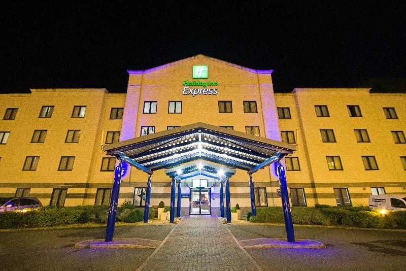 Holiday Inn Express Poole - Genel