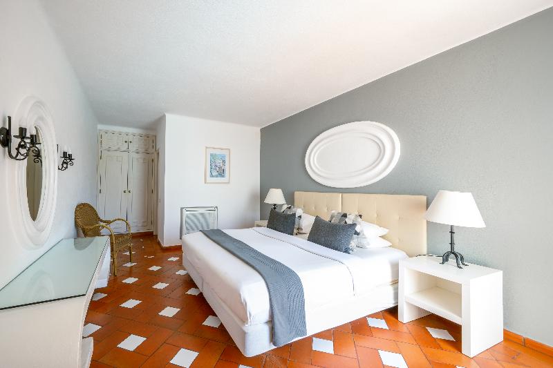 Baluarte da Vila Apartments - Oda
