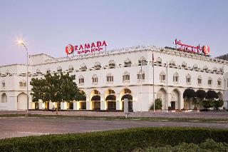 Ramada Qurum Beach otel fotoğrafı