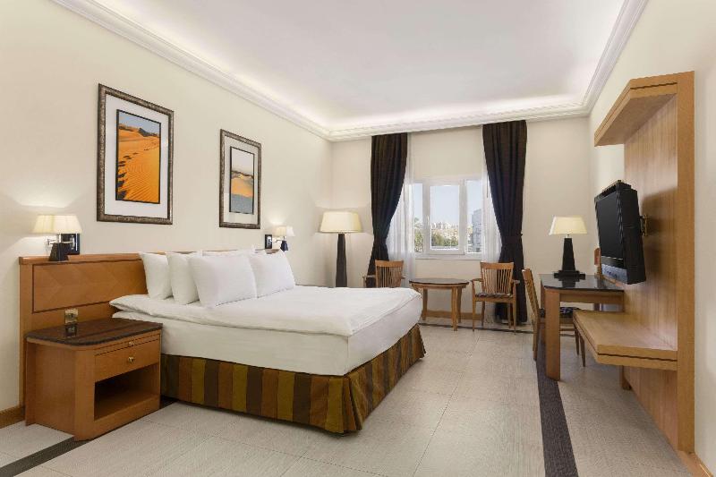 Ramada Qurum Beach - Oda