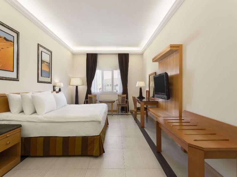 Ramada Qurum Beach - Oda