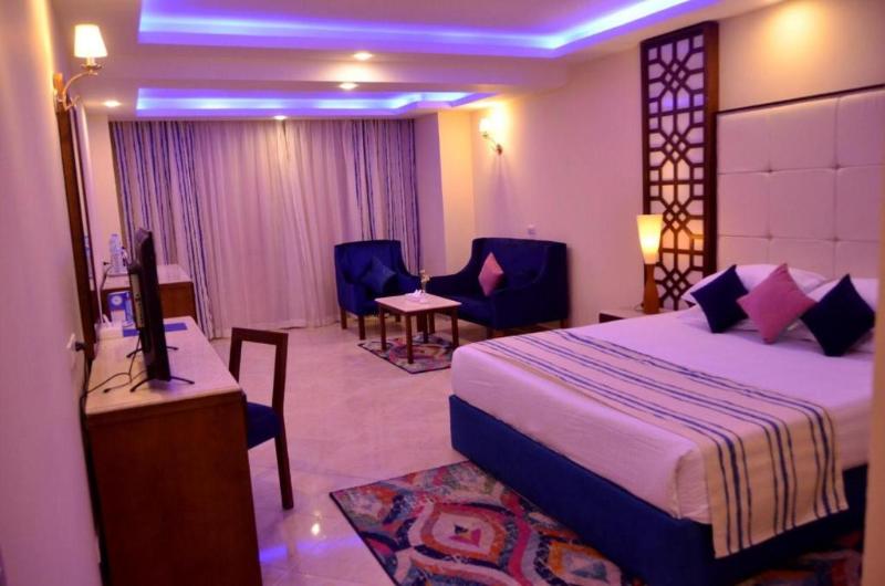 Edge Rotana Sea Beach - Oda