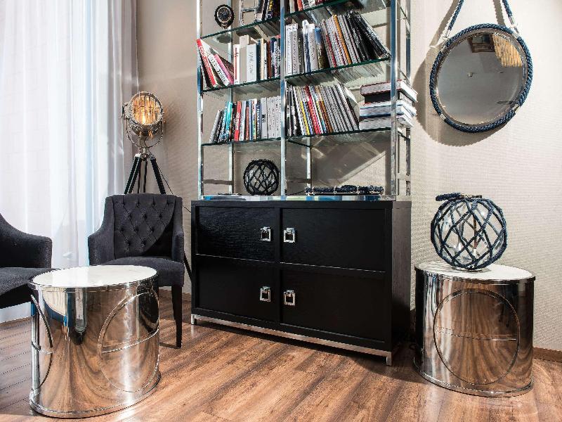 Sunday Hotel and Spa Wismar - Lobi