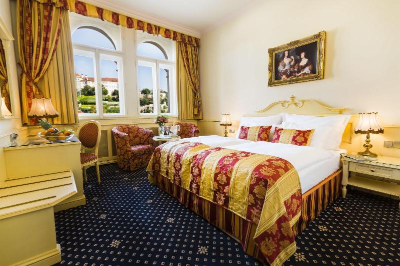 Luxury Family Hotel Royal Palace - Oda