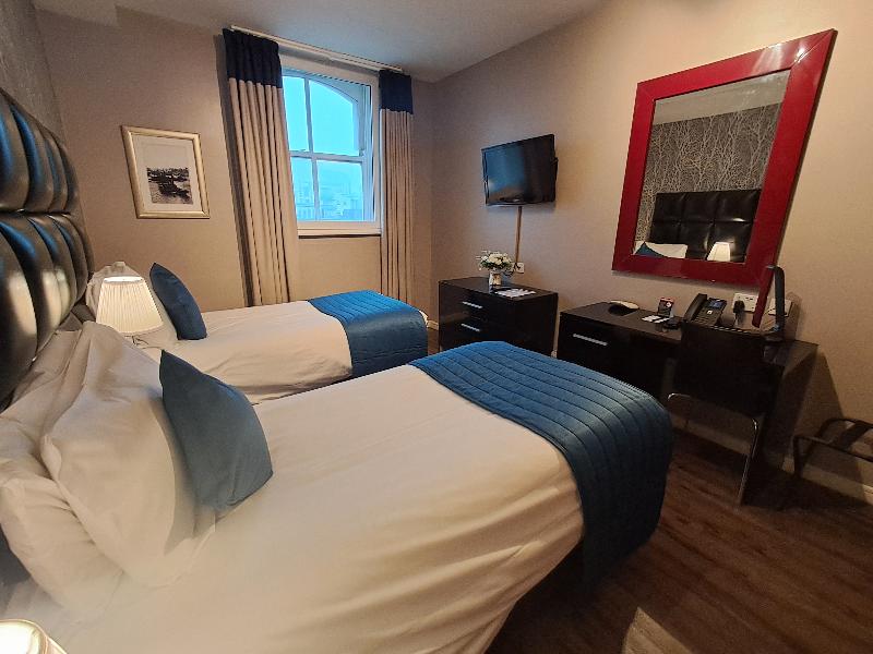 The Royal Hotel Cardiff - Oda
