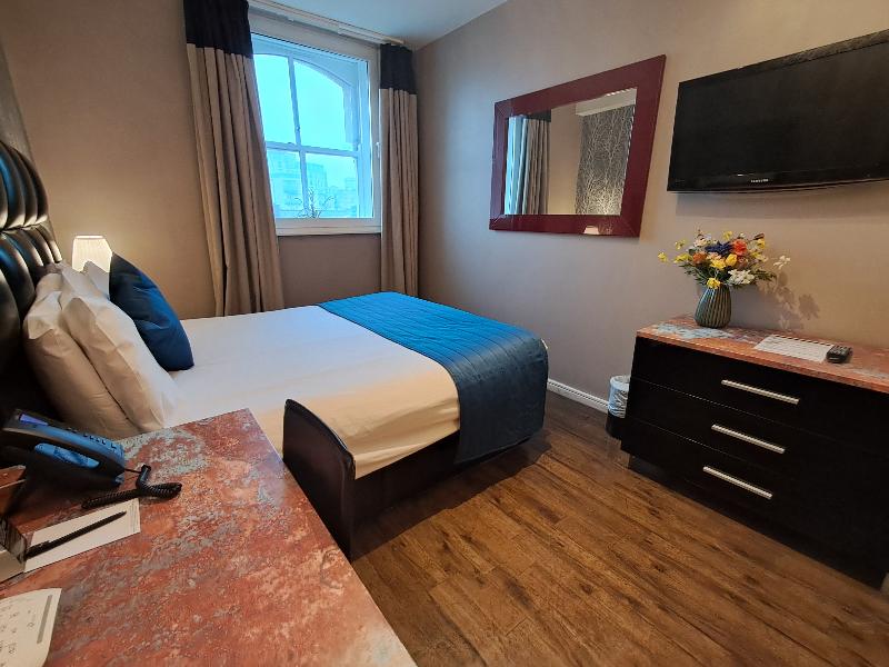 The Royal Hotel Cardiff - Oda