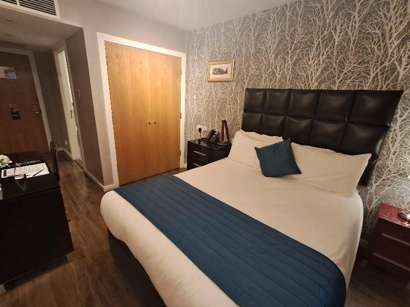 The Royal Hotel Cardiff - Oda