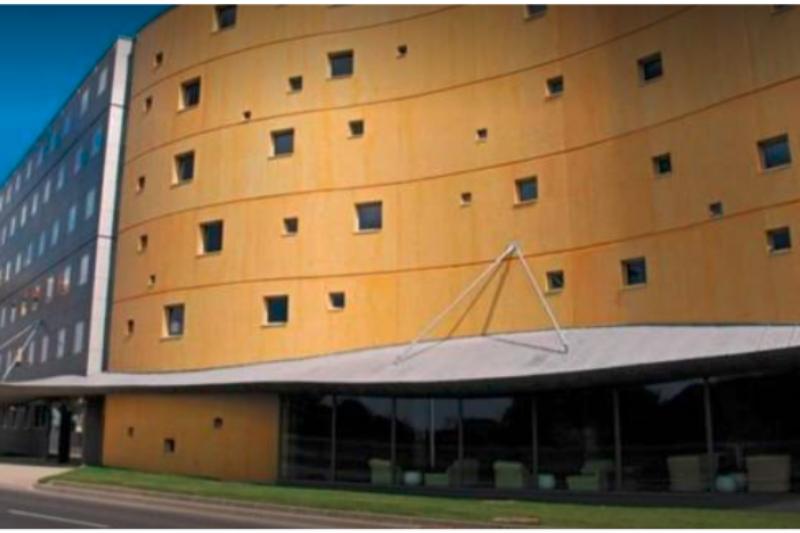Standing Hotel Suites - Genel