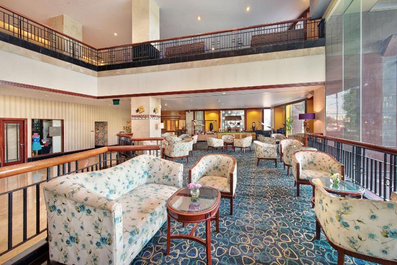 Lumire Hotel and Convention Center - Lobi