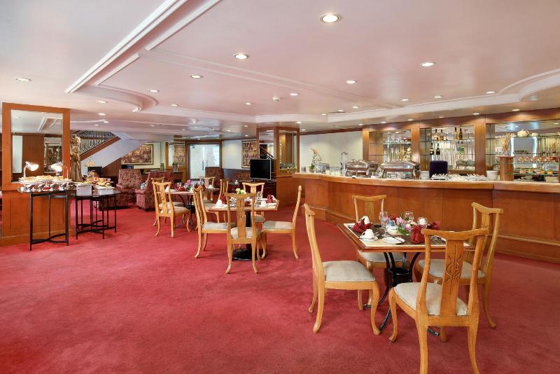 Lumire Hotel and Convention Center - Restoran