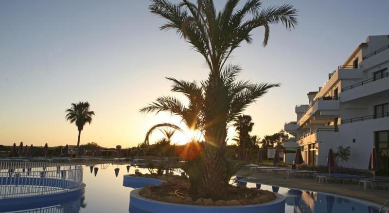 Corallia Beach Hotel Apartments - Genel
