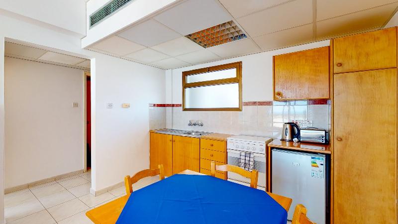 Corallia Beach Hotel Apartments - Oda